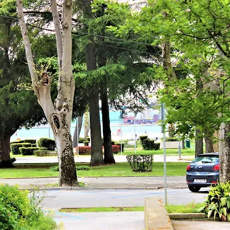 Marine Lux 아파트 풀라