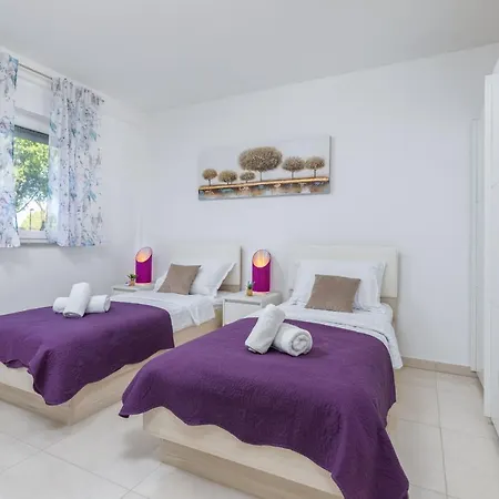 Apartment Marine Lux Pula