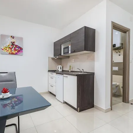 Marine Lux Apartment *