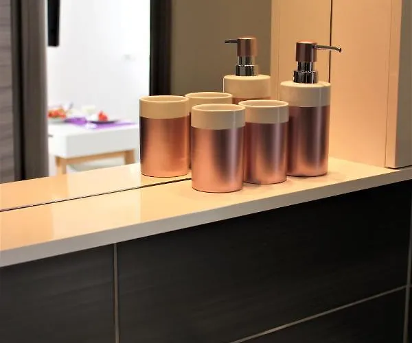 Marine Lux 아파트 풀라