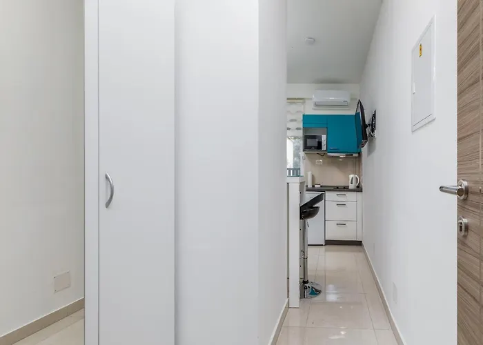 아파트 Marine Lux 풀라