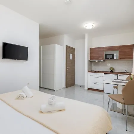 Marine Lux Апартаменты *