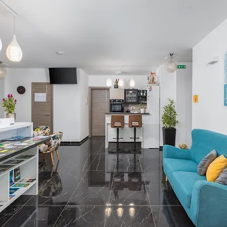 Marine Lux * Пула