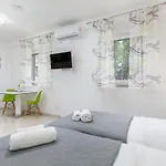 Marine Lux Apartment