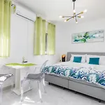 Marine Lux Apartment *